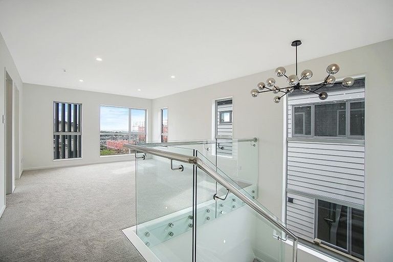 Photo of property in 32 Paripari Street, Flat Bush, Auckland, 2019