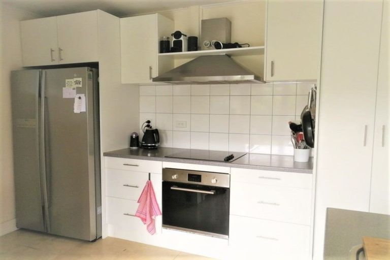 Photo of property in 18 Trinidad Road, Sunnynook, Auckland, 0620