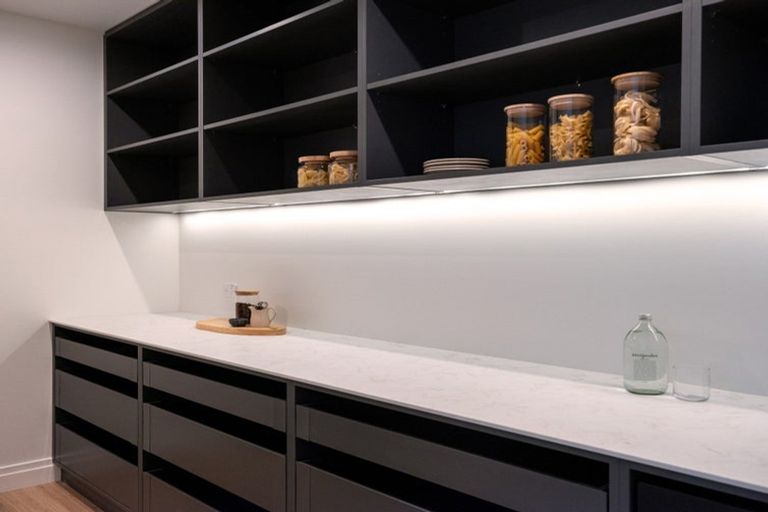 Photo of property in 17 Taruna Place, Havelock North, 4130