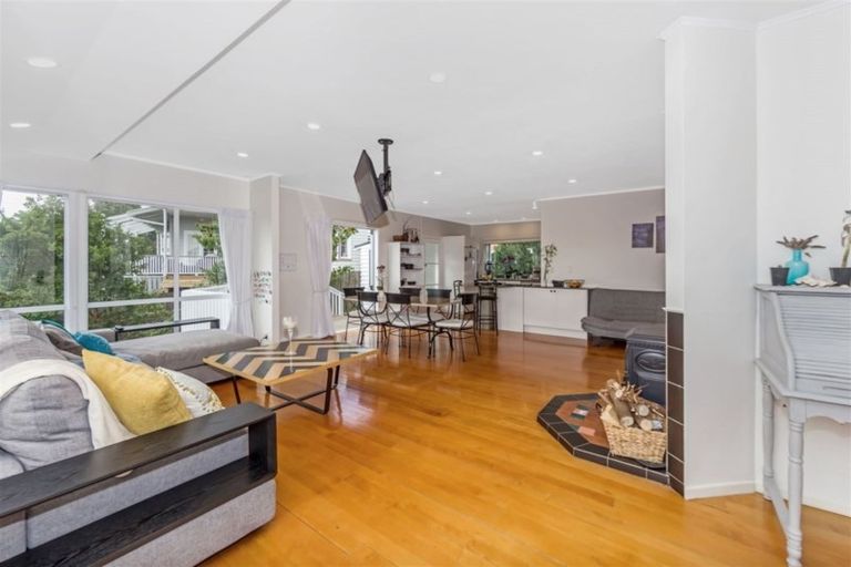 Photo of property in 17 Zion Road, Birkenhead, Auckland, 0626