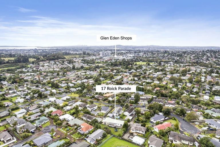 Photo of property in 17 Roick Parade, Glen Eden, Auckland, 0602