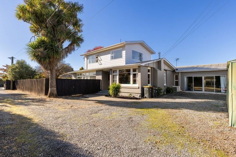 Photo of property in 18 Croziers Road, St Albans, Christchurch, 8052