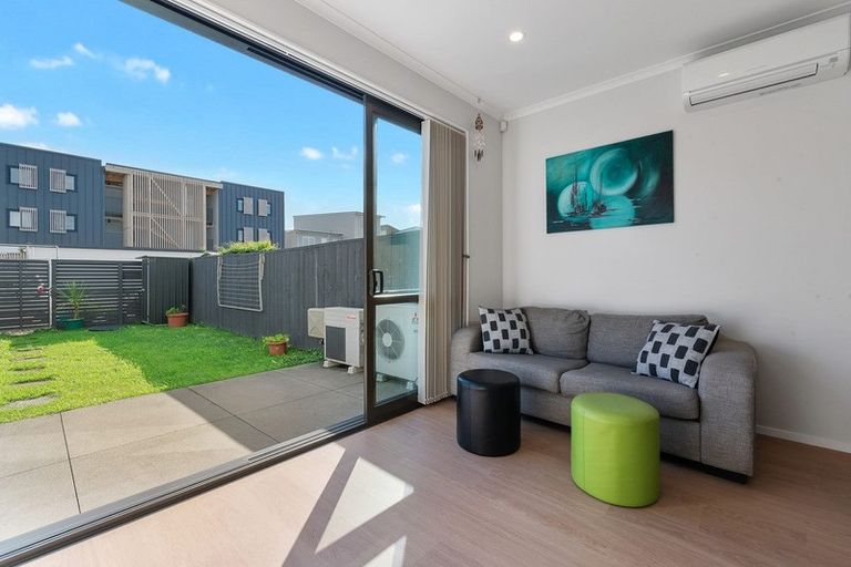 Photo of property in 27 Kanuka Road, Hobsonville, Auckland, 0616