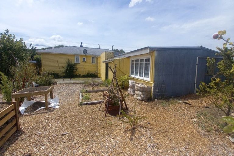 Photo of property in 17 Half Mile Road, Tuatapere, 9620