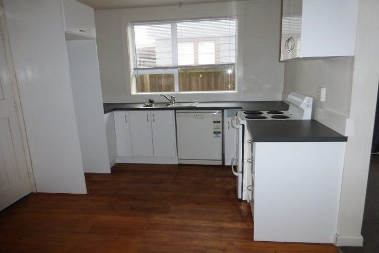 Photo of property in 17 Shortland Street, Wainoni, Christchurch, 8061