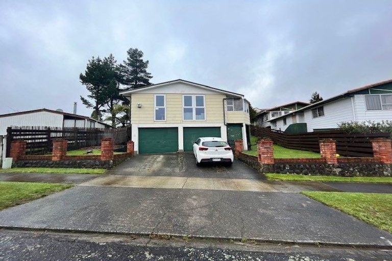 Photo of property in 3 Greenwich Grove, Stokes Valley, Lower Hutt, 5019