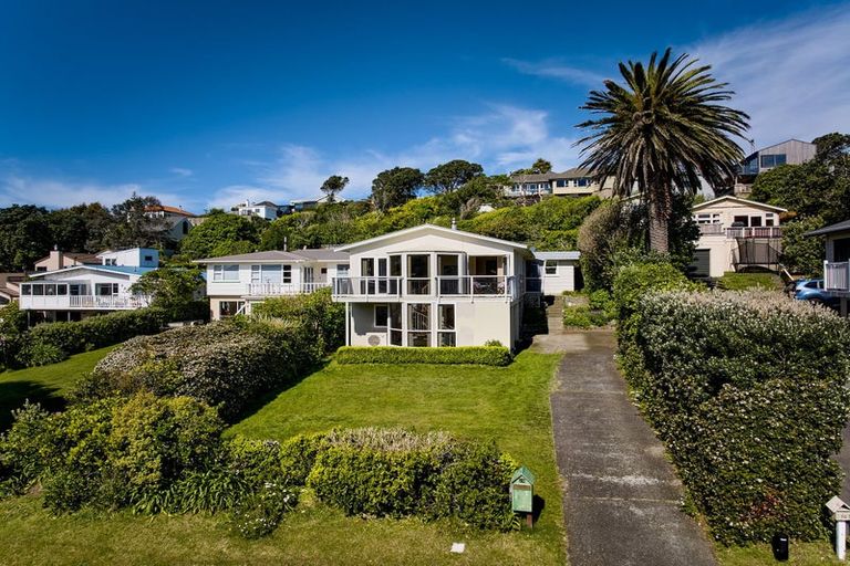 Photo of property in 18 Pukerua Beach Road, Pukerua Bay, 5026