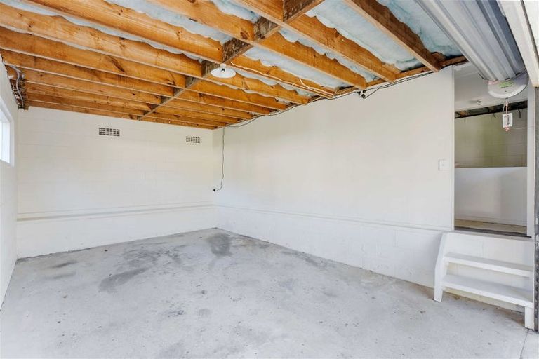 Photo of property in 1/23 Lake Road, Northcote, Auckland, 0627