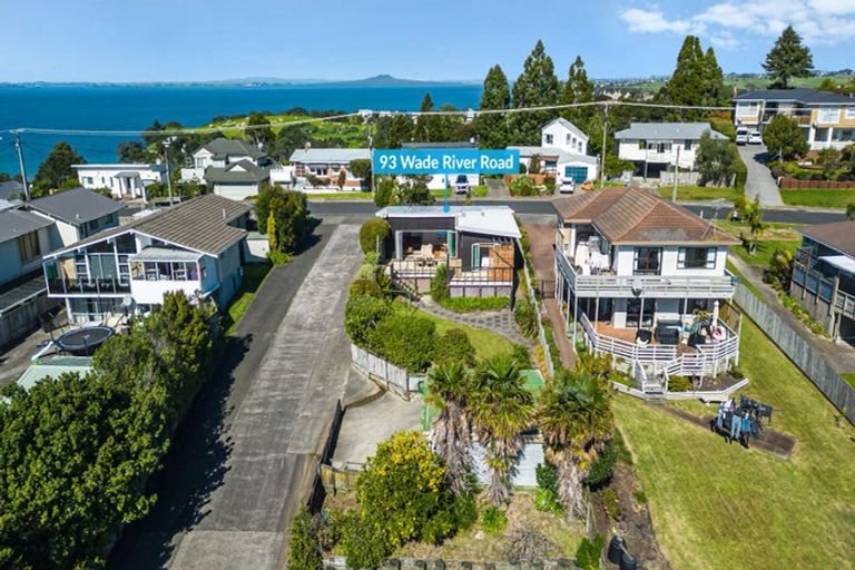 Photo of property in 93 Wade River Road, Stanmore Bay, Whangaparaoa, 0932
