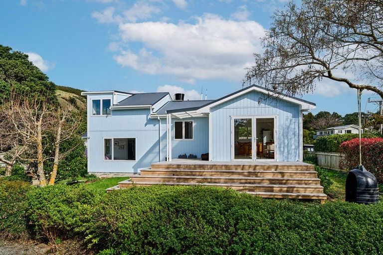 Photo of property in 122 Muri Road, Pukerua Bay, 5026