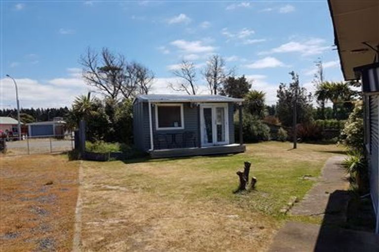 Photo of property in 30 Holton Road, Amberley, 7481