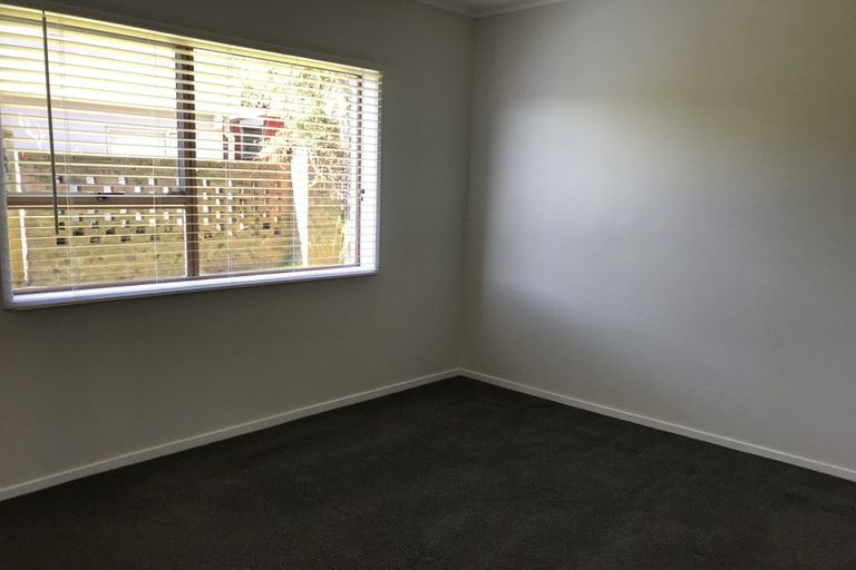 Photo of property in 1/73 Bramley Drive, Farm Cove, Auckland, 2012