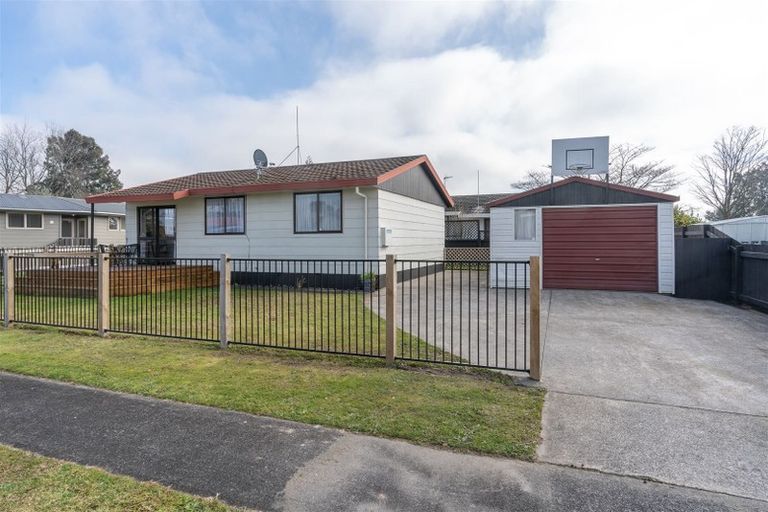 Photo of property in 10 Aintree Street, Nawton, Hamilton, 3200