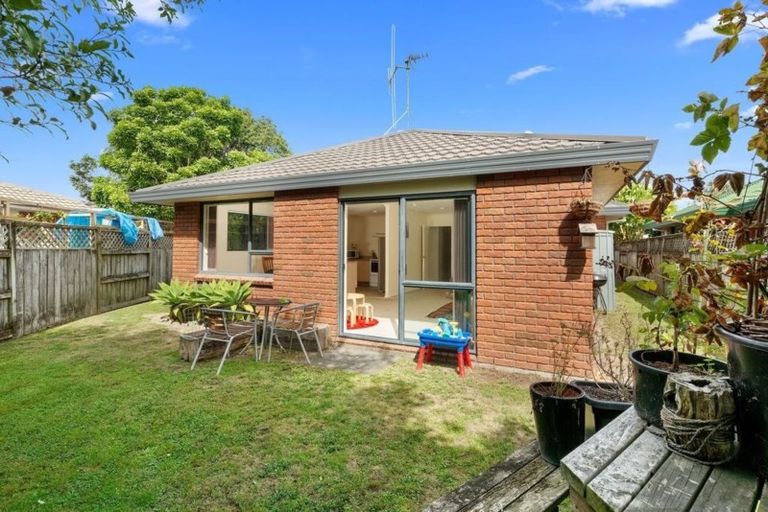 Photo of property in 19 Webb Place, Papamoa Beach, Papamoa, 3118