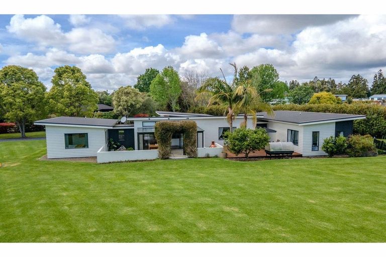 Photo of property in 11 Cochrane Drive, Kerikeri, 0230