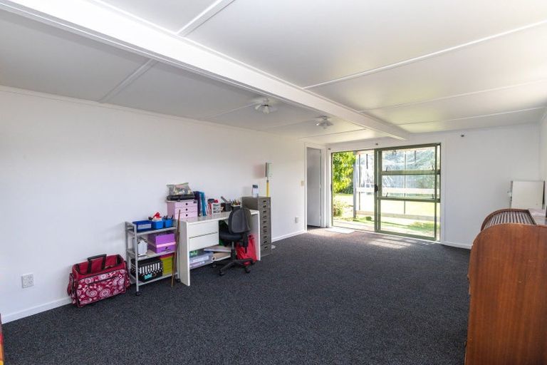 Photo of property in 50 Mahana Road, Ngatea, 3503