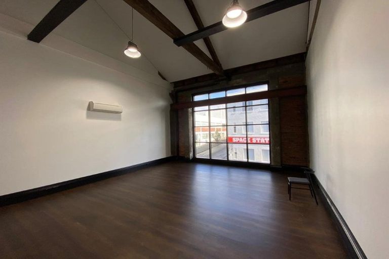 Photo of property in 1 Davy Street, Carterton, 5713