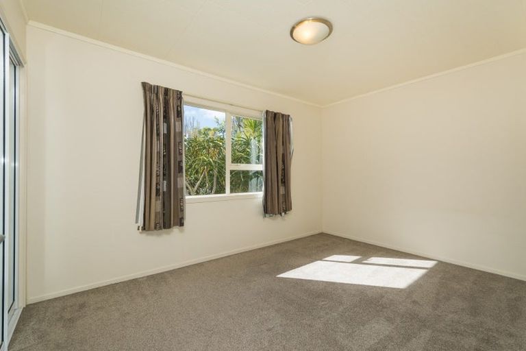 Photo of property in 1/62 Stapleford Crescent, Browns Bay, Auckland, 0630