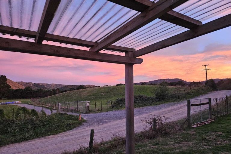 Photo of property in 33 Ratadale Road, Reikorangi, Waikanae, 5391