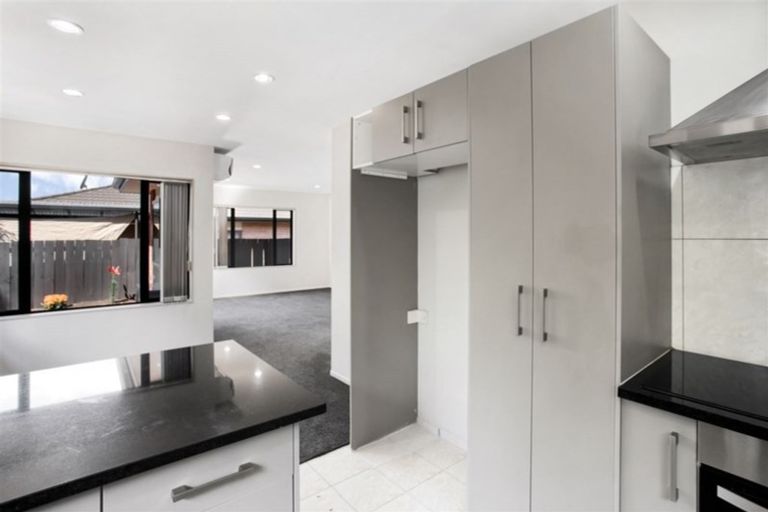 Photo of property in 318 Triangle Road, Massey, Auckland, 0614