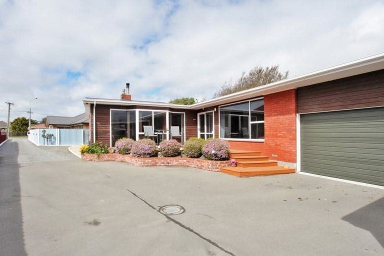 Photo of property in 37 Burwood Road, Burwood, Christchurch, 8083
