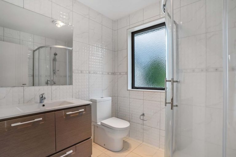 Photo of property in 17 Phar Lap Crescent, Takanini, 2112