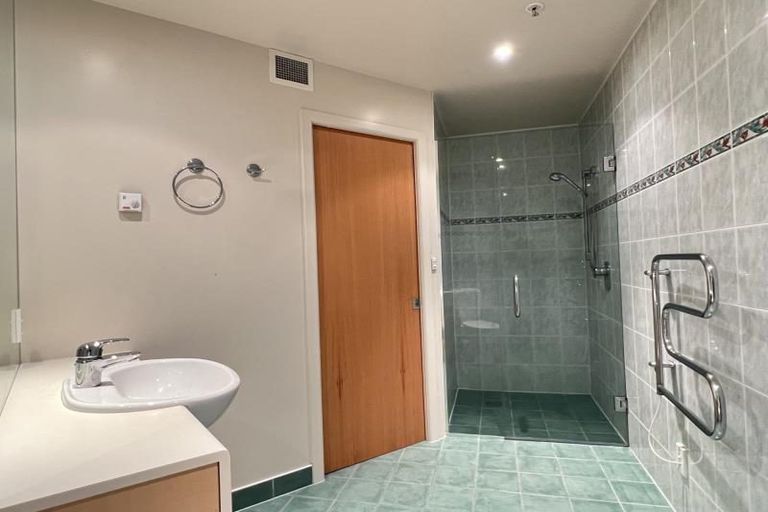 Photo of property in 12/80 Salamanca Road, Kelburn, Wellington, 6012