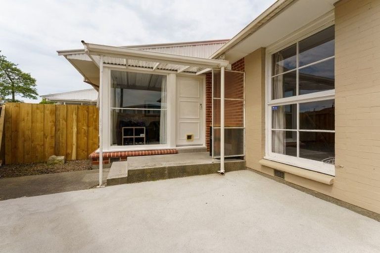 Photo of property in 2/108 Cranford Street, St Albans, Christchurch, 8014