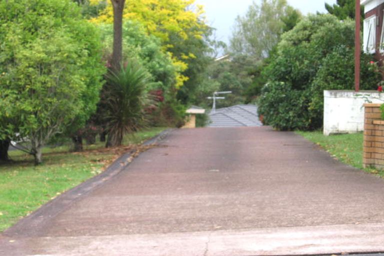 Photo of property in 17b Tirimoana Road, Te Atatu South, Auckland, 0602