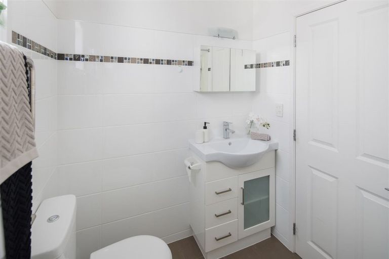 Photo of property in 8a Dominica Crescent, Grenada Village, Wellington, 6037