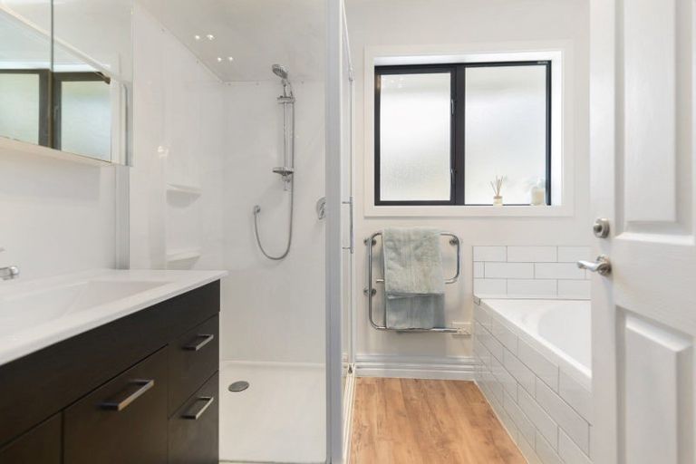 Photo of property in 9 Red Cottage Drive, Lake Hayes, Queenstown, 9304