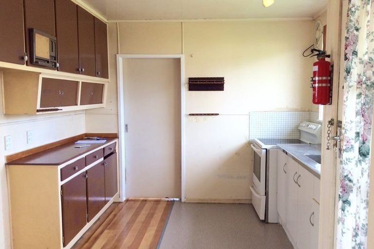 Photo of property in 115 Farquhar Road, Glendene, Auckland, 0602