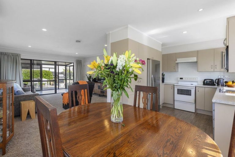 Photo of property in 49a Queen Road, Bellevue, Tauranga, 3110