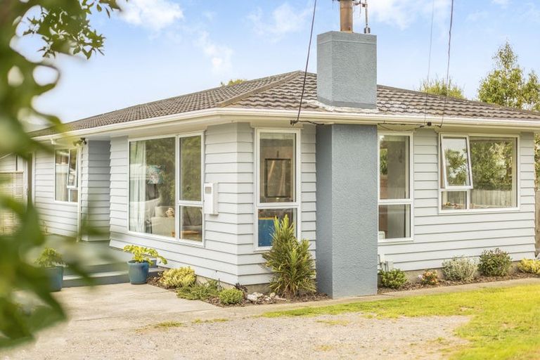 Photo of property in 14 Walton Road, Paraparaumu Beach, Paraparaumu, 5032