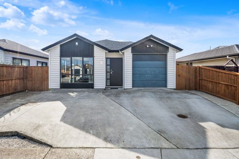 Photo of property in 26 Survila Street, Takanini, 2110