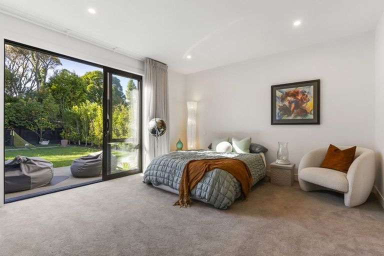 Photo of property in 21 Oscar Road, Greenhithe, Auckland, 0632