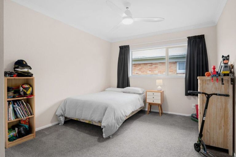 Photo of property in 23 Rutherford Street, Chedworth, Hamilton, 3210