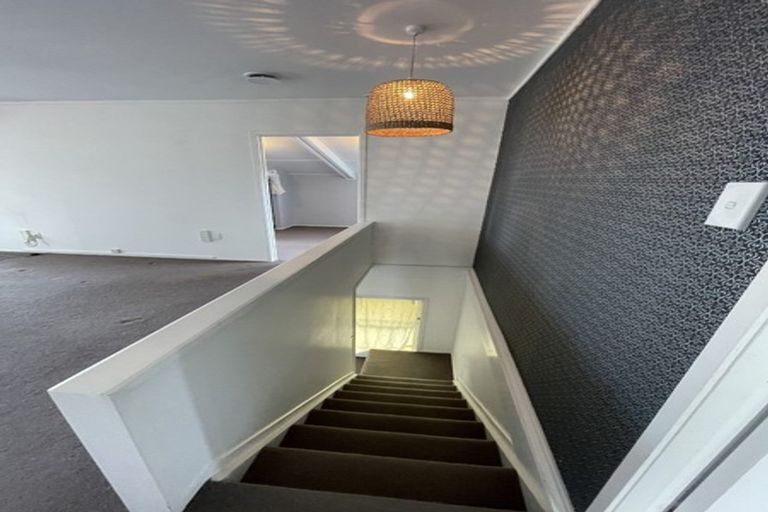 Photo of property in 13 Rickards Place, New Lynn, Auckland, 0600