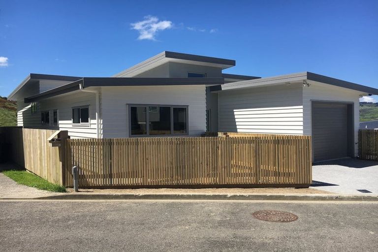 Photo of property in 36b Erlestoke Crescent, Churton Park, Wellington, 6037