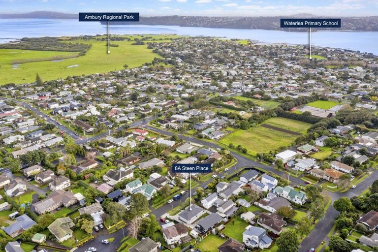 Photo of property in 8a Steen Place, Mangere Bridge, Auckland, 2022