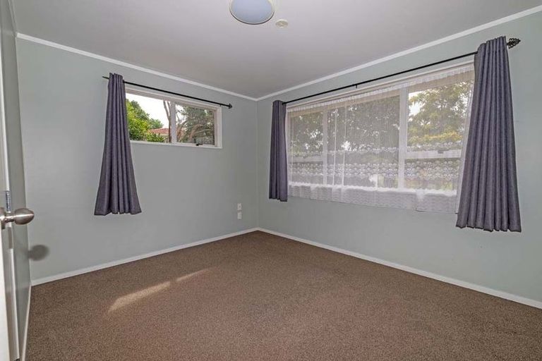 Photo of property in 2/63 Zita Maria Drive, Massey, Auckland, 0614