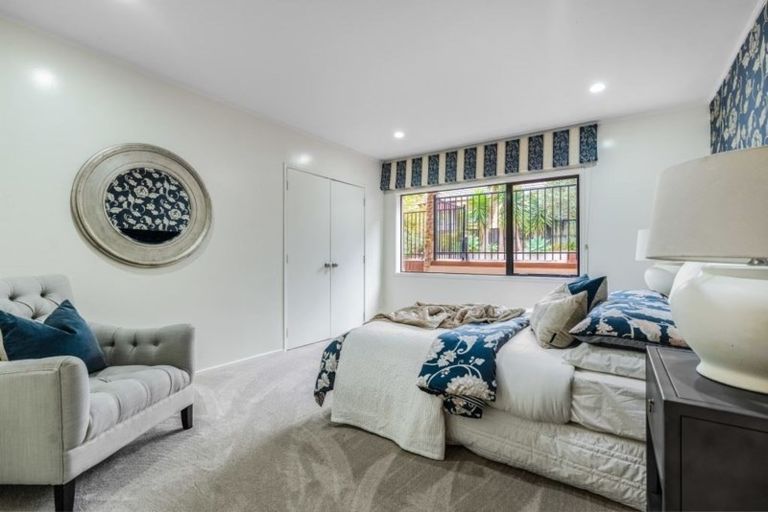 Photo of property in 100 Porritt Avenue, Chatswood, Auckland, 0626