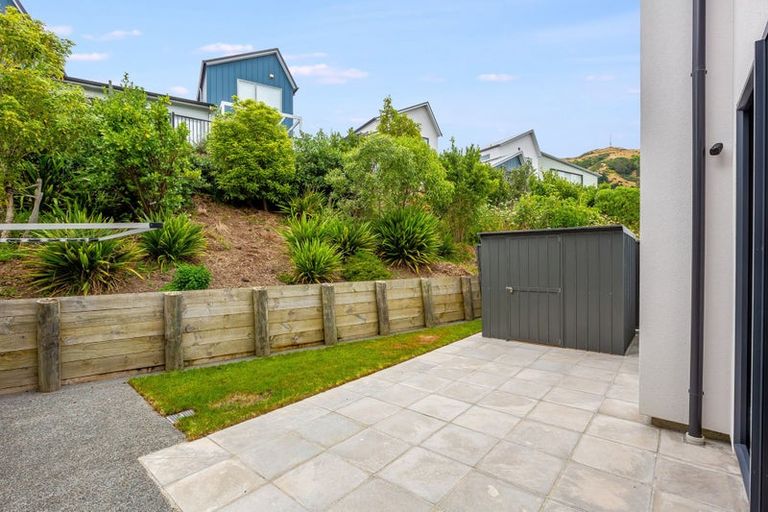 Photo of property in 21 Koreke Close, Kenepuru, Porirua, 5022