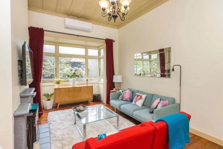 Photo of property in 25 Balmain Road, Birkenhead, Auckland, 0626