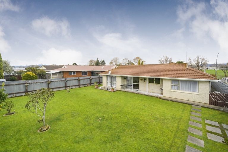 Photo of property in 80 John F Kennedy Drive, Milson, Palmerston North, 4414
