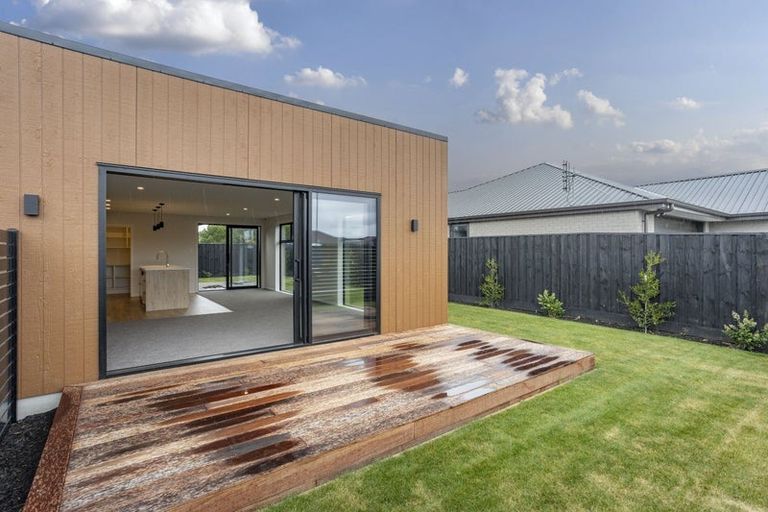 Photo of property in 10 Inch Crescent, Rangiora, 7400