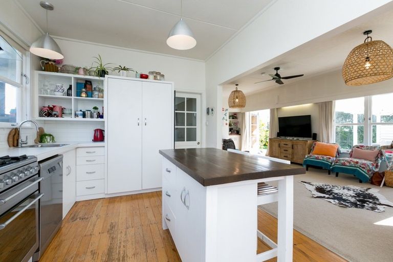 Photo of property in 261 Havelock Road, Akina, Hastings, 4122