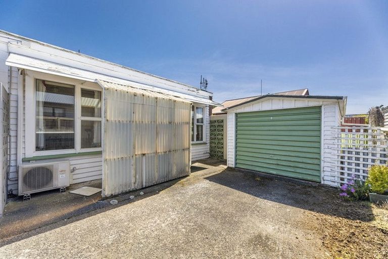Photo of property in 28d Hargest Crescent, Saint Kilda, Dunedin, 9012