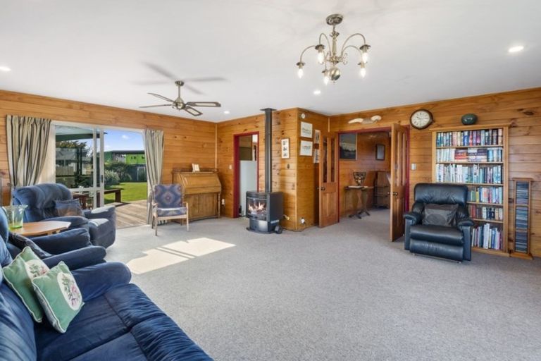 Photo of property in 1 Spring Place, Leeston, 7632