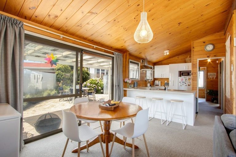 Photo of property in 1203a Karamu Road North, Mayfair, Hastings, 4122